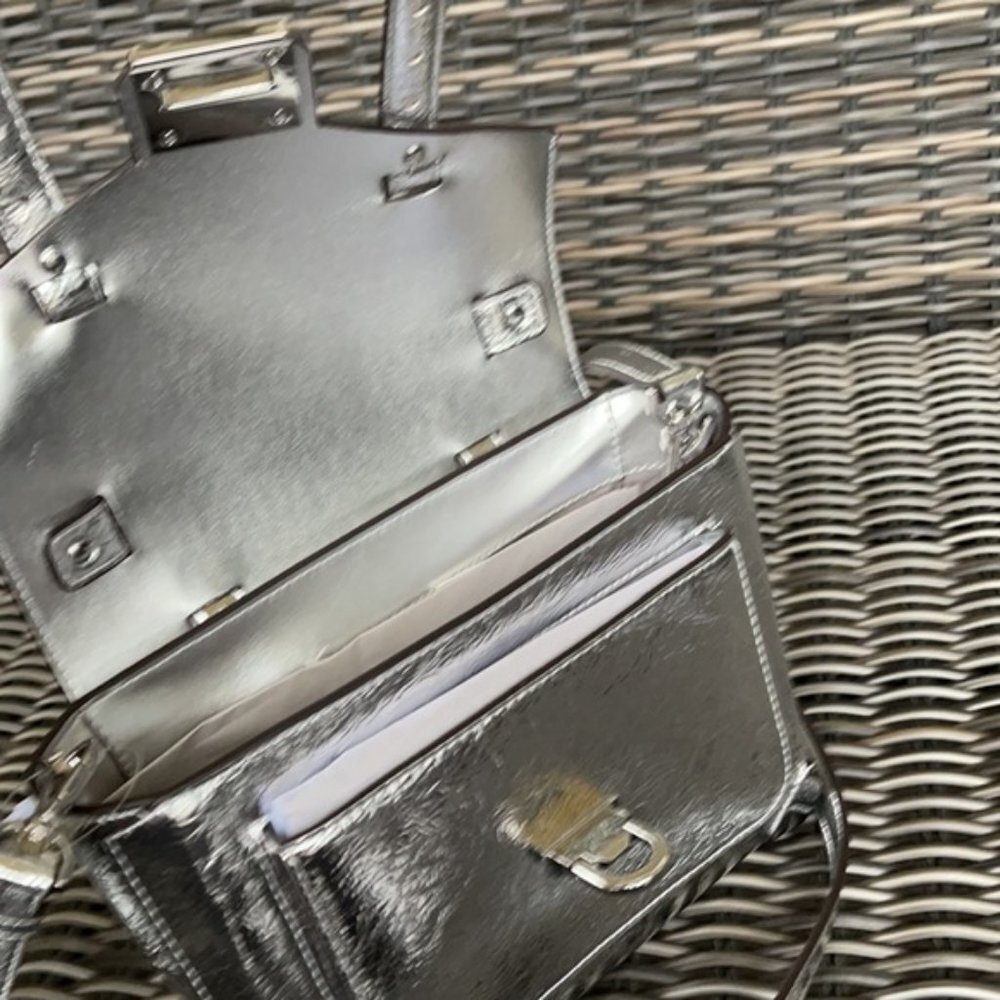 Michael Kors Manhattan Medium School Satchel - Picture 8 of 16